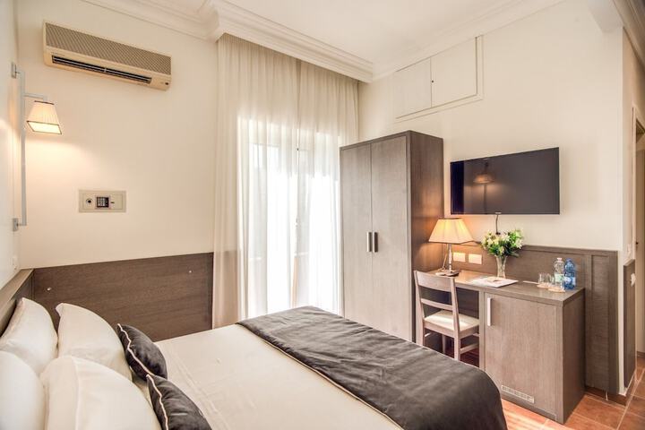 Room 14 of 30