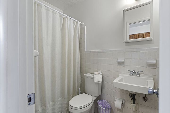 Room 17 of 25