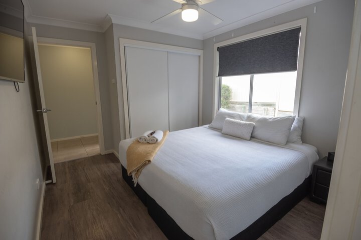 Room 5 of 32