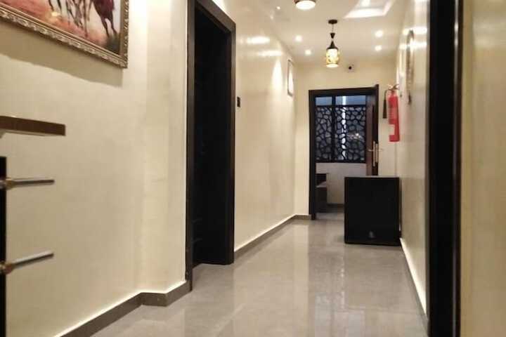 Ballroom/Hall 16 of 18