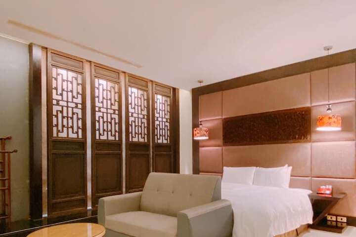 Room 36 of 82