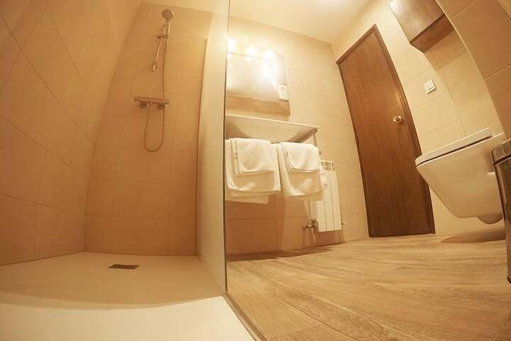 Room 8 of 14