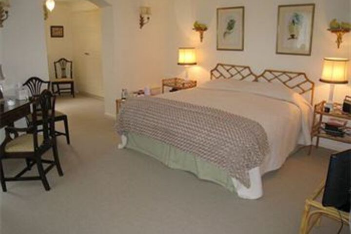 Room 13 of 19