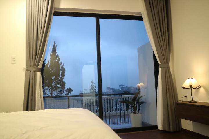 Room 25 of 43