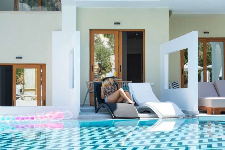 Pool 92 of 182