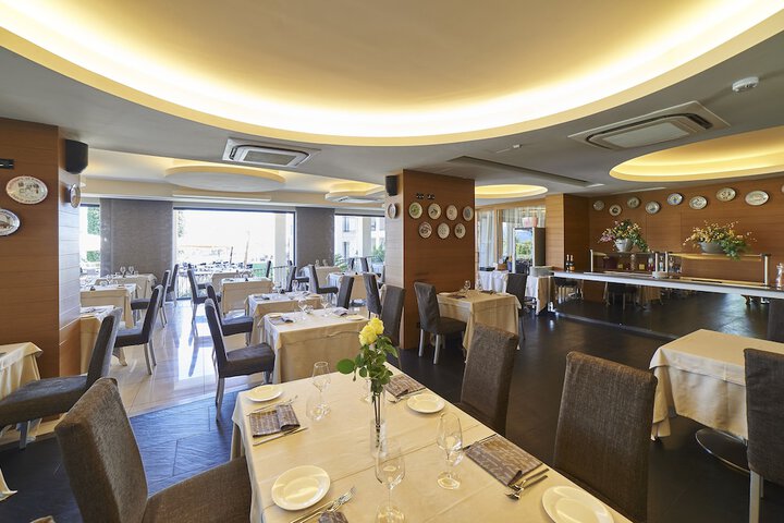 Dining 121 of 176