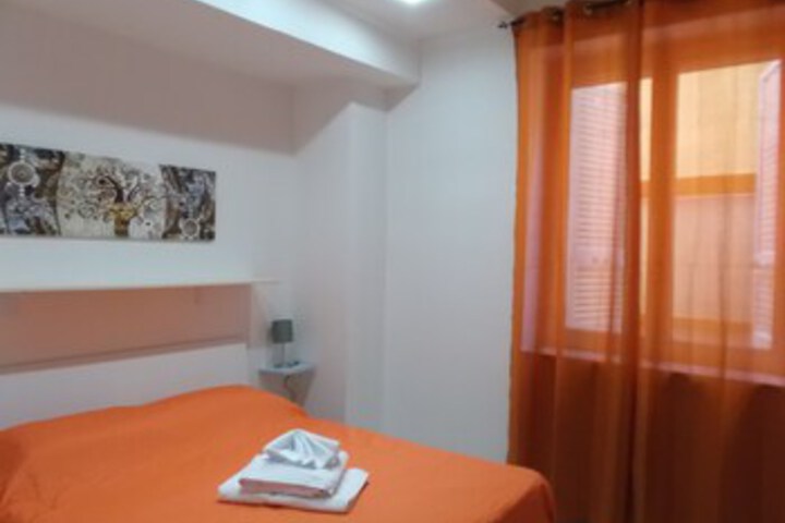 Room 8 of 17