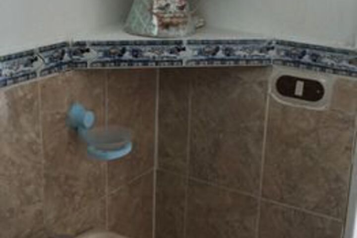 Room 4 of 68