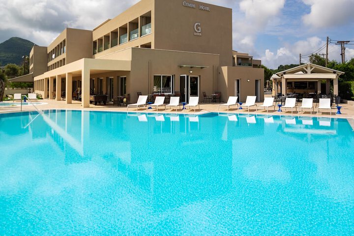 Pool 19 of 44