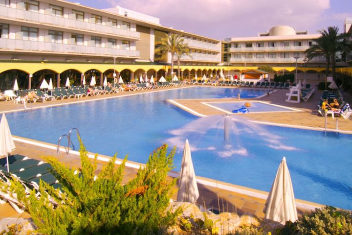 Hotel Pool