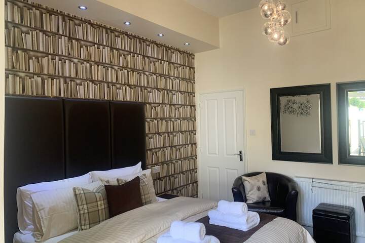 Room 14 of 65