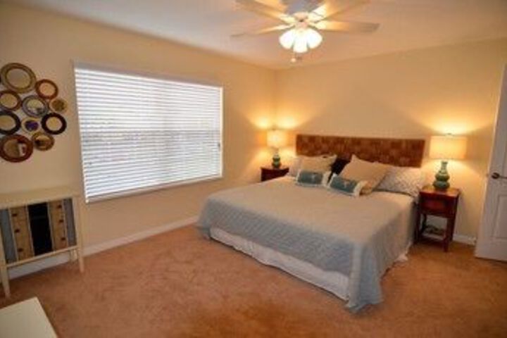 Room 8 of 33