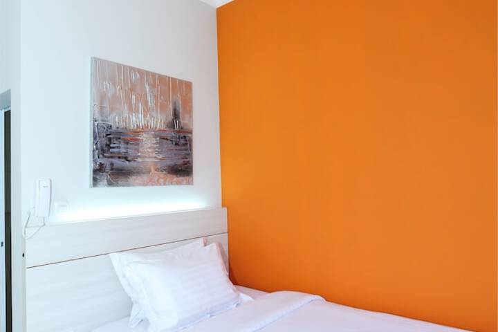 Room 4 of 31