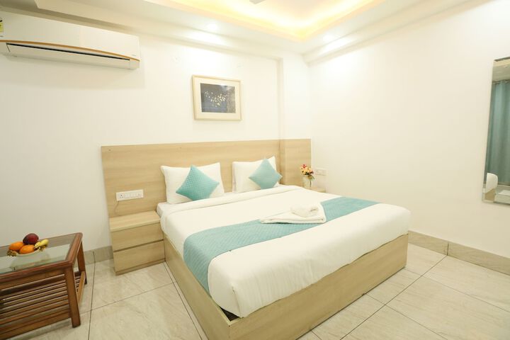 Room 13 of 22