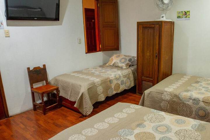 Room 4 of 8