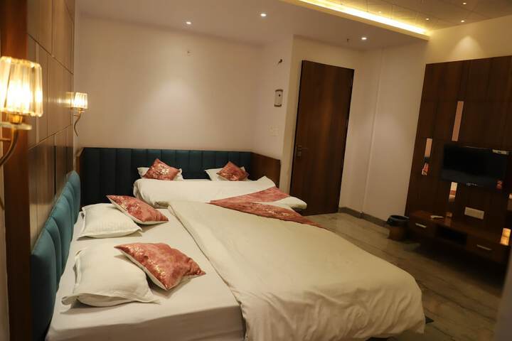 Room 25 of 34