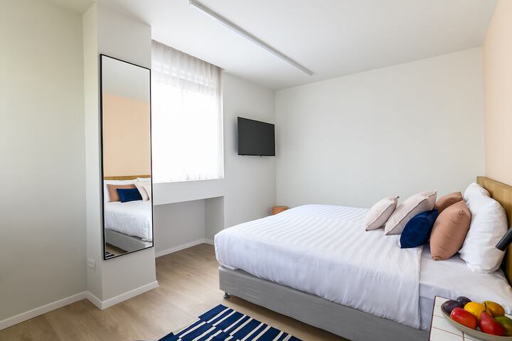 Room 9 of 47