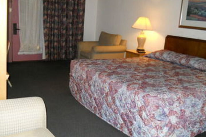 Room 10 of 24