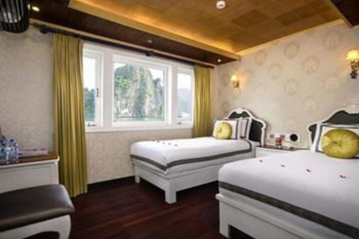 Room 6 of 17