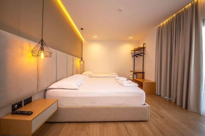 Room 13 of 72