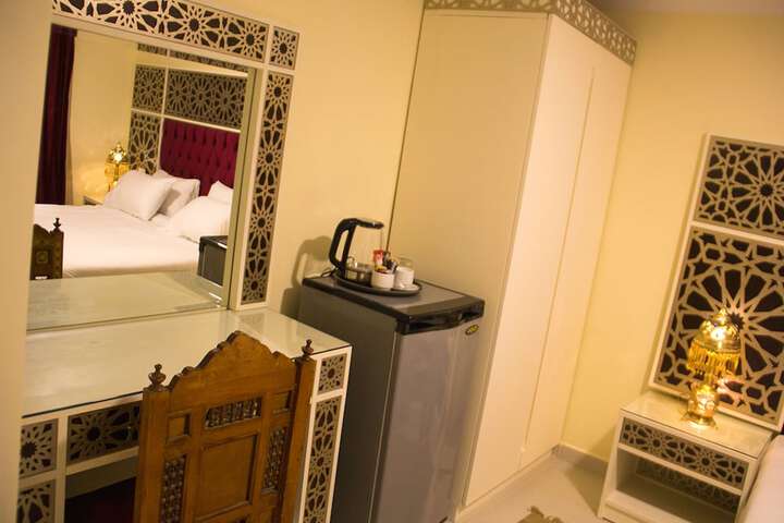 Room 14 of 38