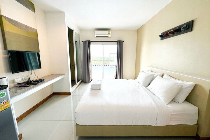 Room 18 of 25