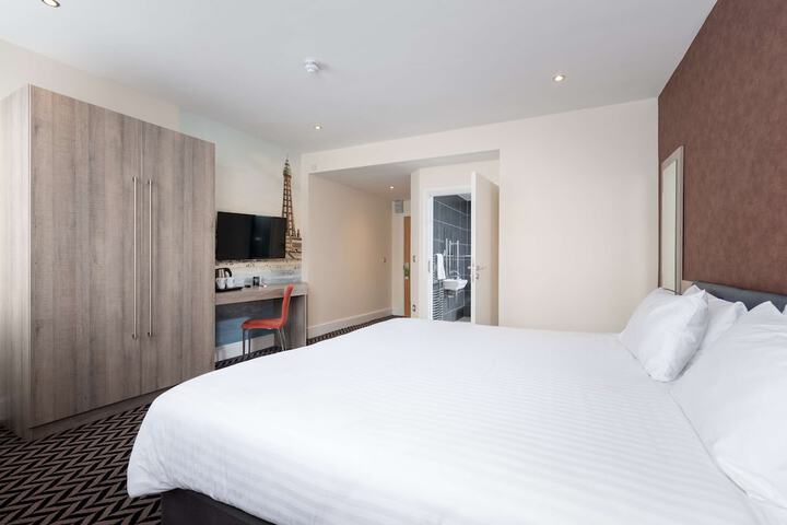 Room 50 of 118