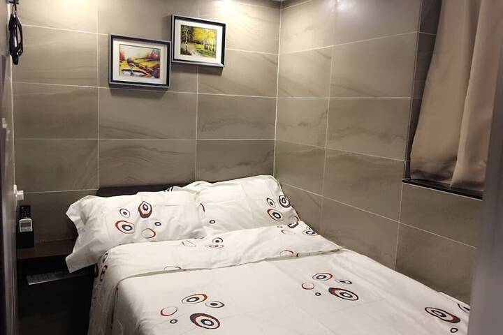 Room 2 of 16