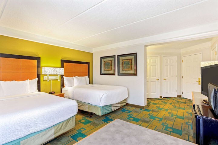 2 Double Beds Standard Room (4 of 15)