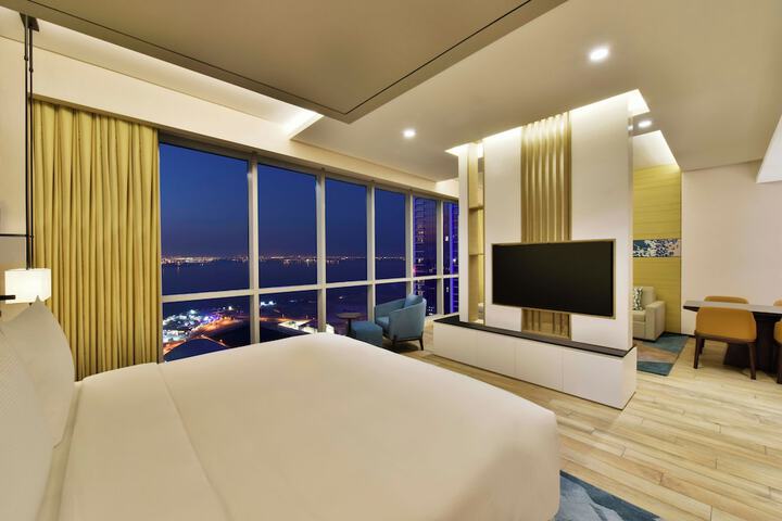 Room 25 of 100