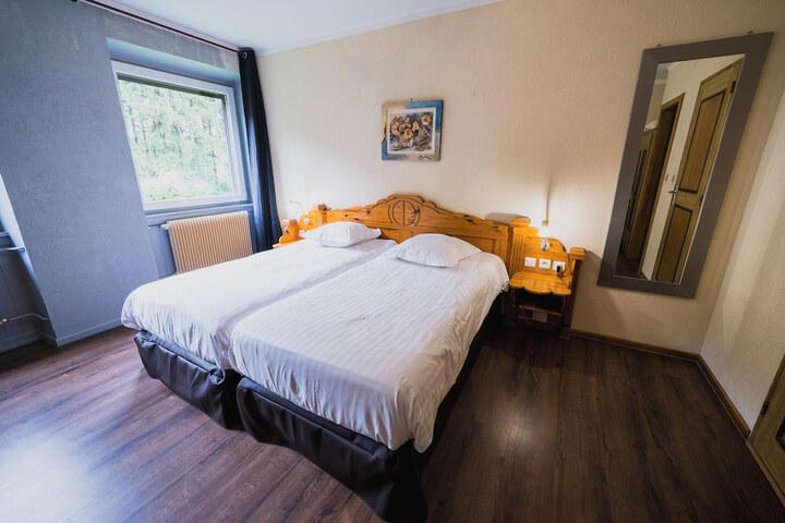 Room 19 of 40