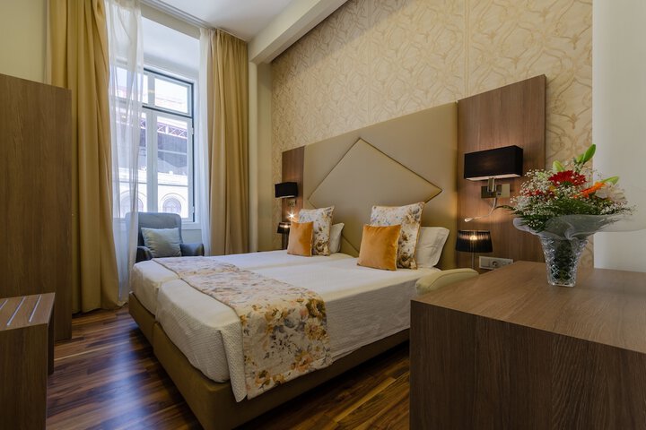 Room 44 of 86