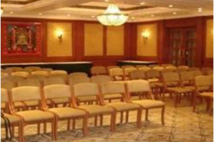 Ballroom/Hall 66 of 78