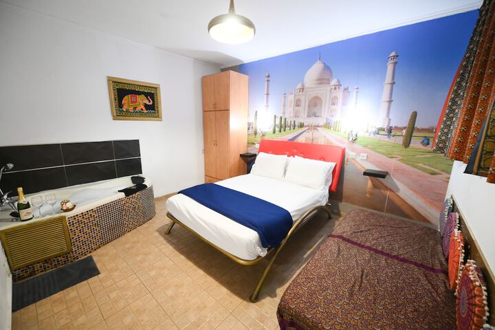 Room 19 of 73