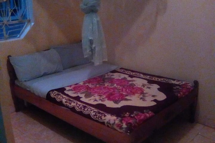 Room 6 of 14