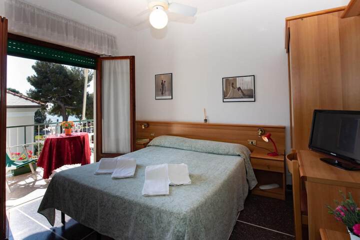 Room 7 of 30