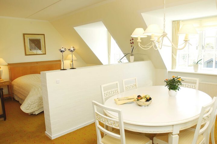 Room 65 of 151