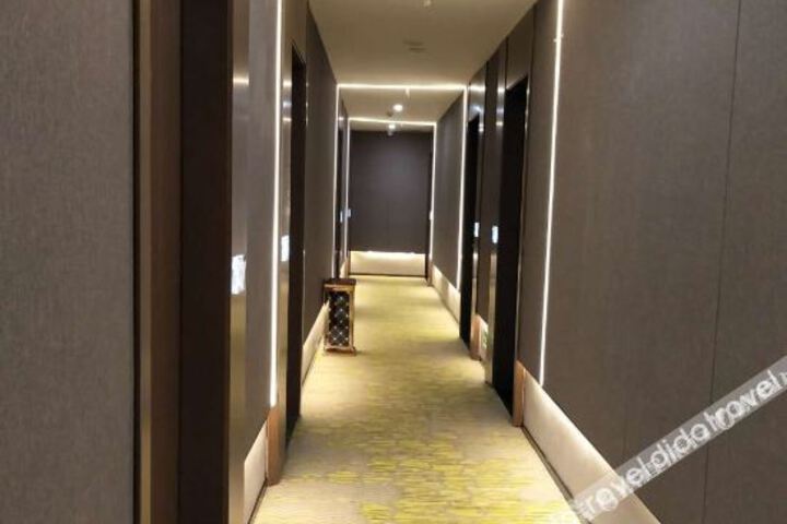 Hotel Interior 9 of 16