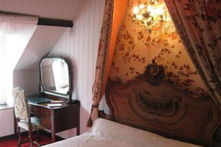 Room 44 of 60