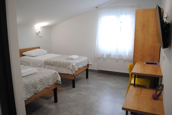 Room 42 of 92