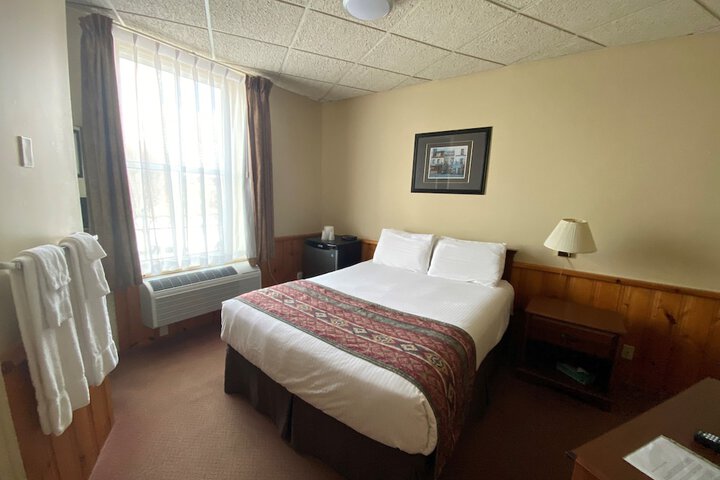 Room 12 of 33