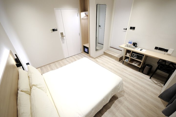 Room 34 of 112