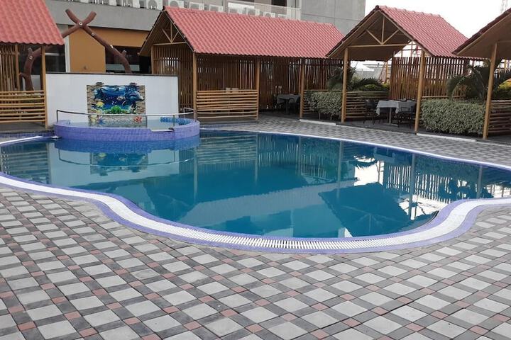 Pool 14 of 36