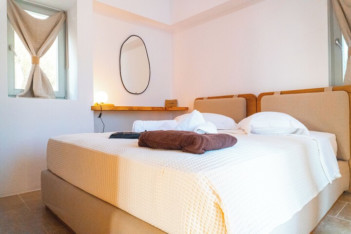 Room 3 of 34