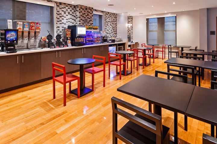 Best Western Plus Hospitality House New York | Bookonline.com