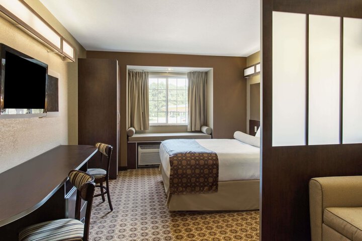 Room 12 of 34