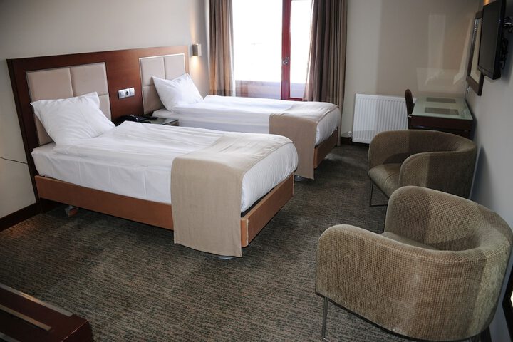 Room 5 of 41