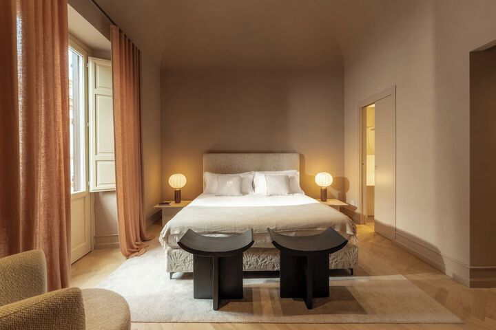 Room 47 of 86