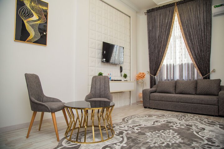 Room 11 of 29