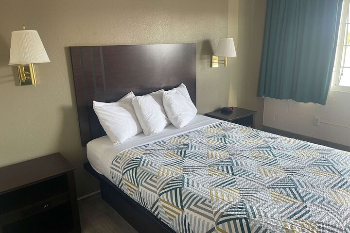 Room 21 of 35